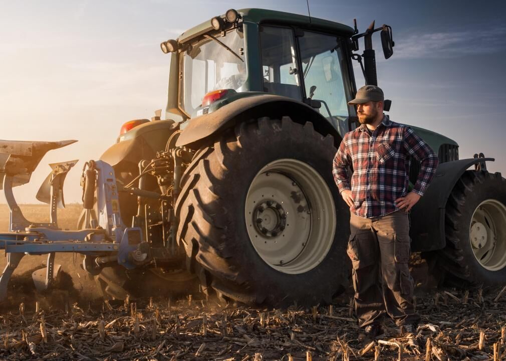 Agricultural equipment operators: Delaware